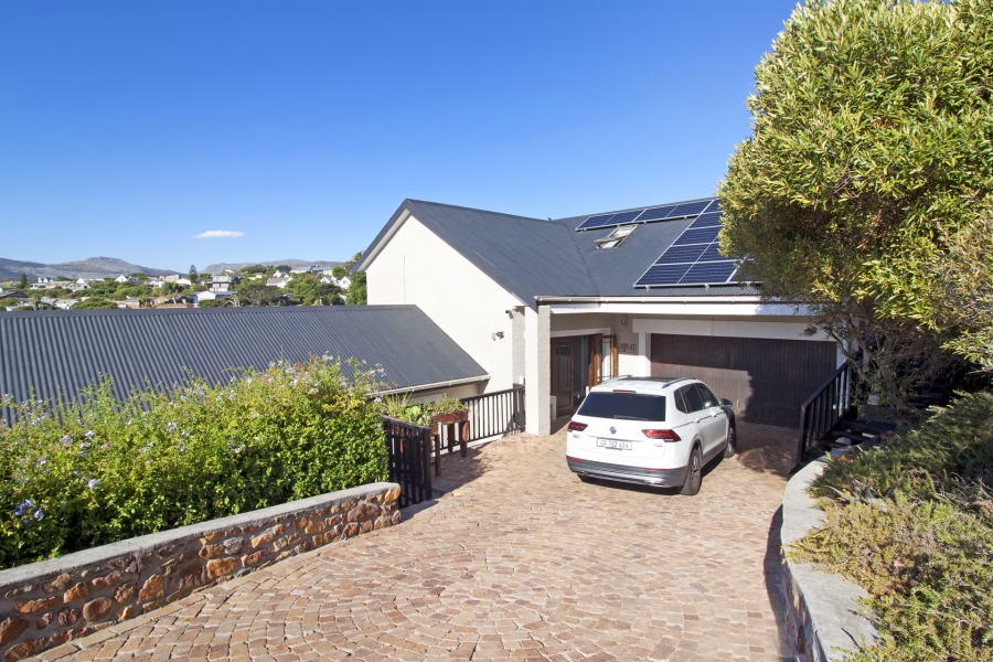 4 Bedroom Property for Sale in Capri Western Cape